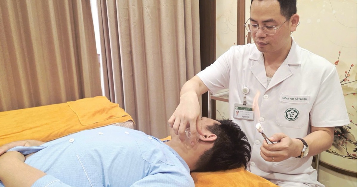 Liệt mặt giữa mùa hè: Nam sinh méo miệng, không cười được sau khi ngủ dậy