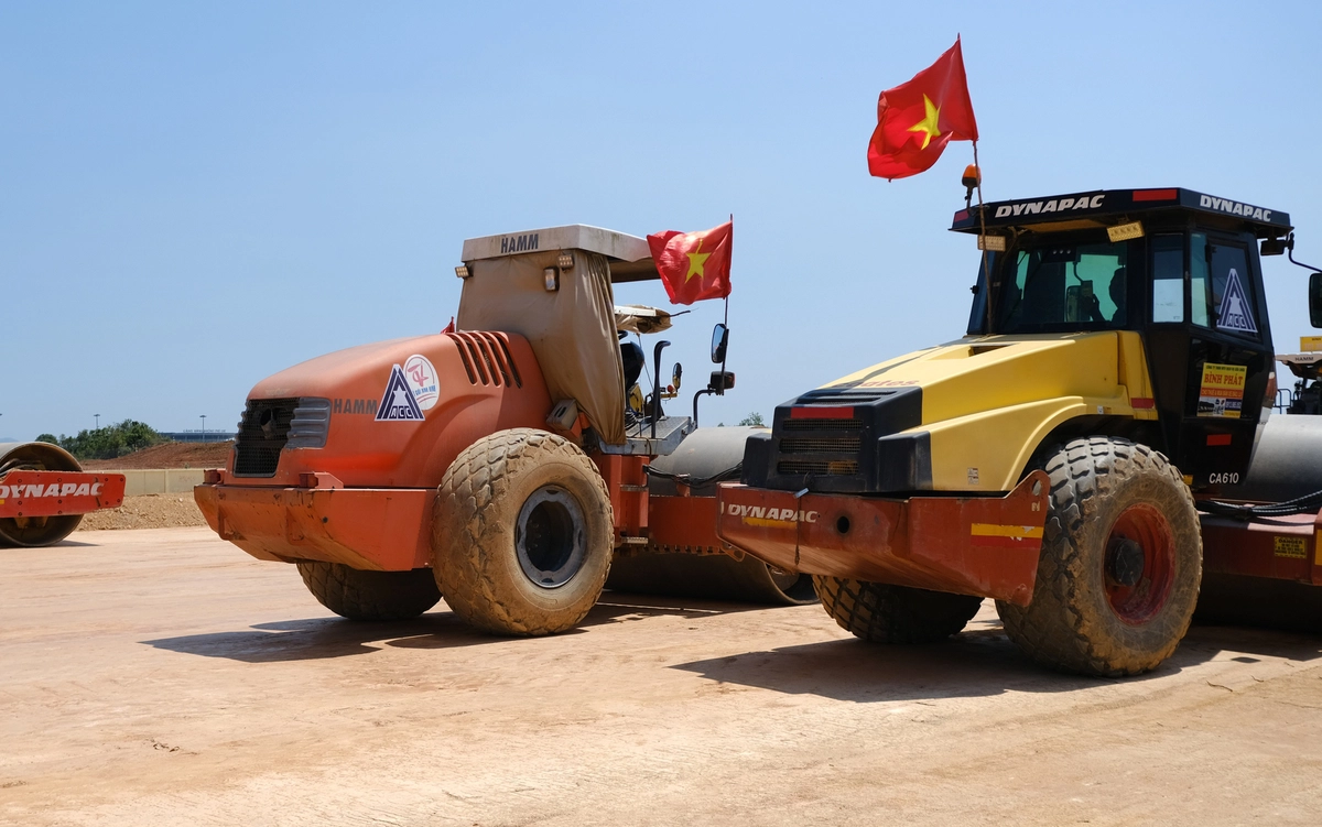 Sân bay Phù Cát tăng tốc làm đường băng số 2, kịp bay hiệu chuẩn tháng 7