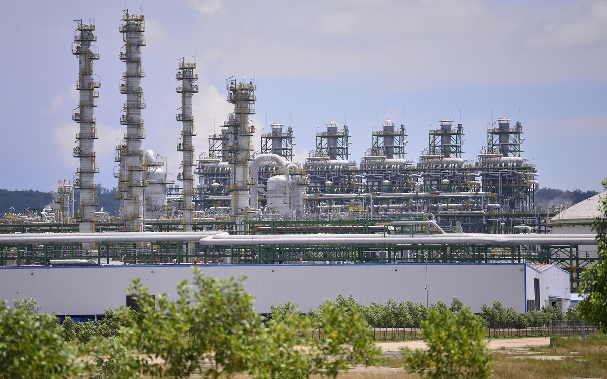 Hóa dầu Long Sơn tạm dừng hoạt động giữa tháng 5 vì tác động từ chiến sự Trung Đông