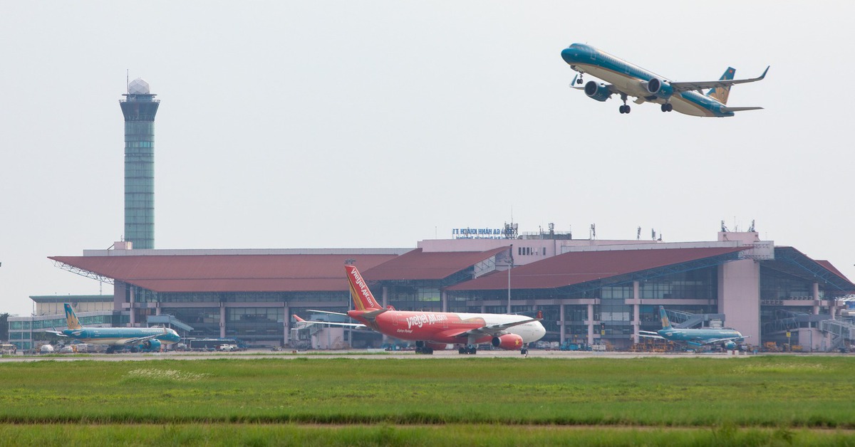 Hầu hết các chuyến bay từ Hà Nội, TP.HCM tới các điểm du lịch đã kín chỗ