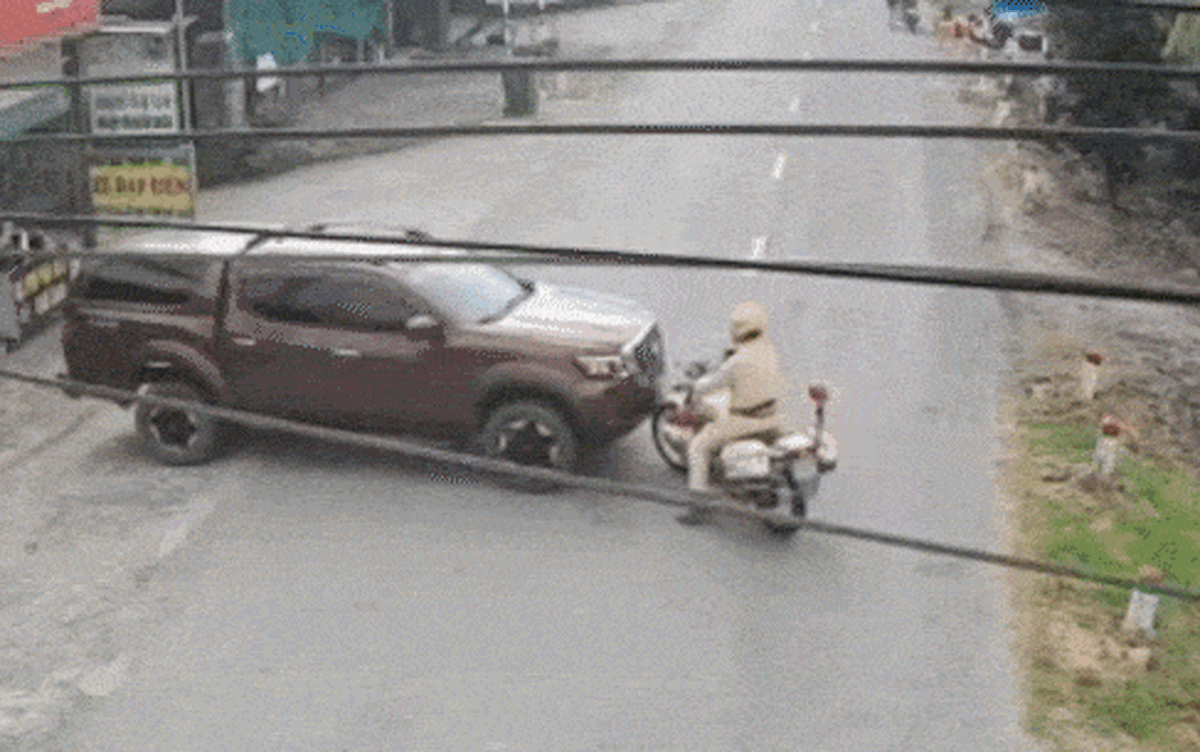 Người chạy xe bán tải gắn biển số giả tông CSGT Tây Ninh  lãnh 15 tháng tù