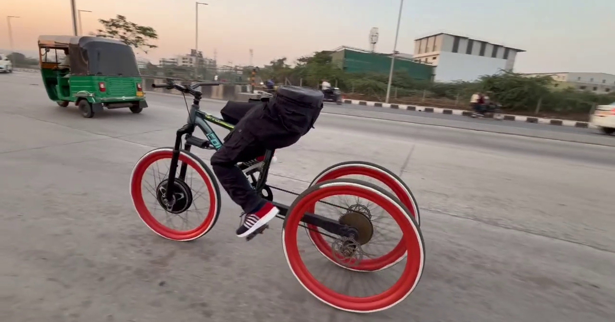 'Xe đạp ma' tự chạy trên phố như có người vô hình điều khiển