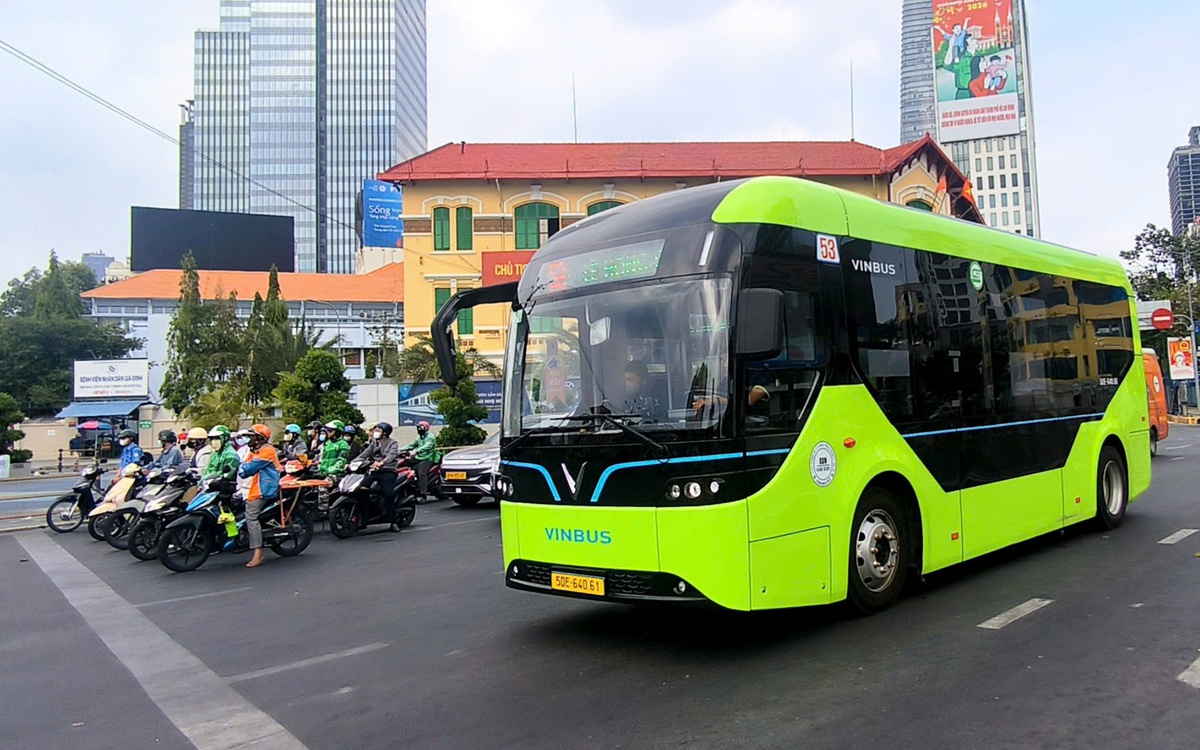 Đề xuất mở tuyến xe buýt chở khách tới sân bay Tân Sơn Nhất, Long Thành