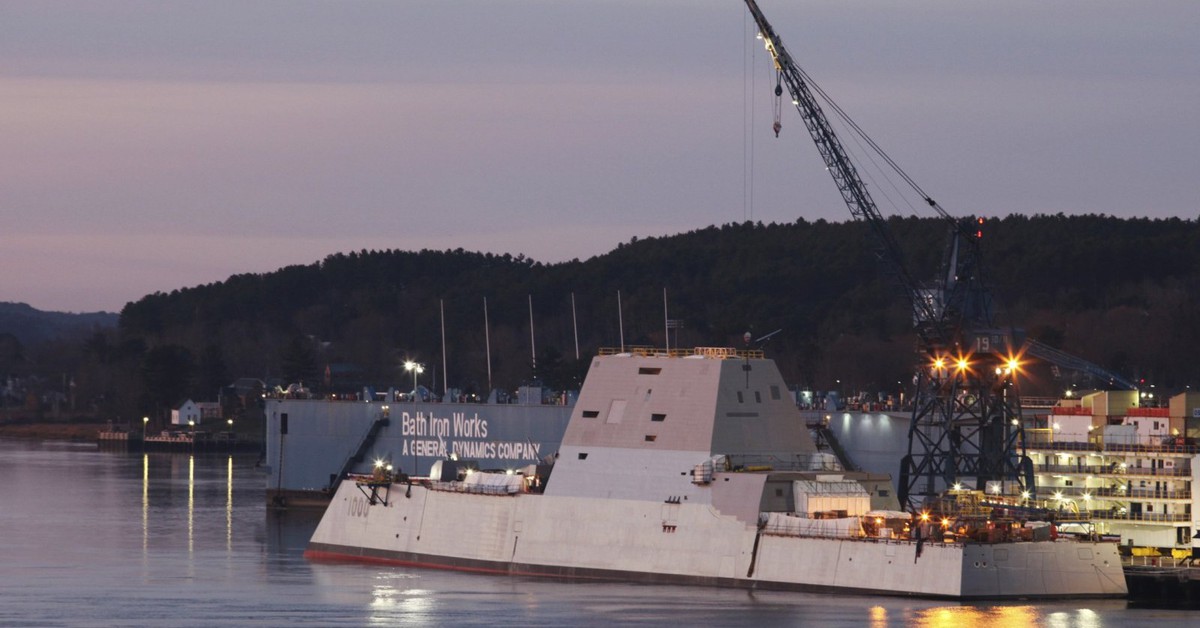 Hỏa hoạn trên tàu khu trục tàng hình USS Zumwalt - 'sai lầm 8 tỉ USD' của Hải quân Mỹ