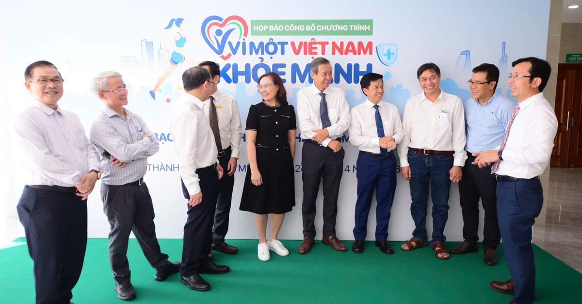 Báo Tuổi Trẻ tổ chức hội thảo 'Kinh tế bạc thúc đẩy hệ sinh thái chăm sóc sức khỏe'