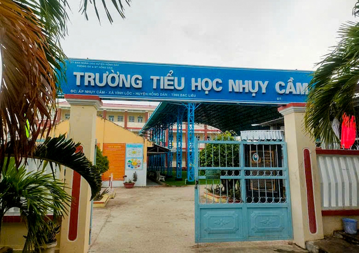 46 học sinh ở Cà Mau nghi ngộ độc sau bữa ăn ‘0 đồng’