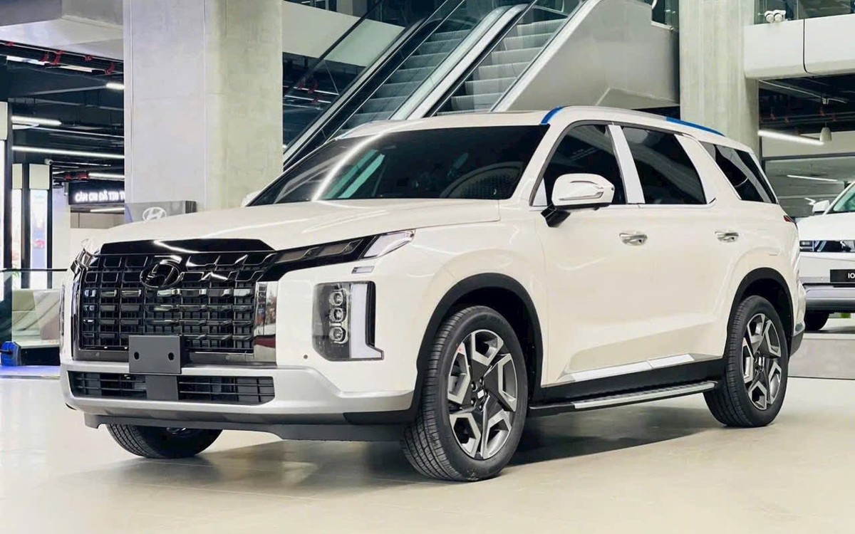 Tin tức giá xe: Hyundai Palisade giảm niêm yết tới 170 triệu, bản 'base' rẻ hơn Santa Fe tầm trung