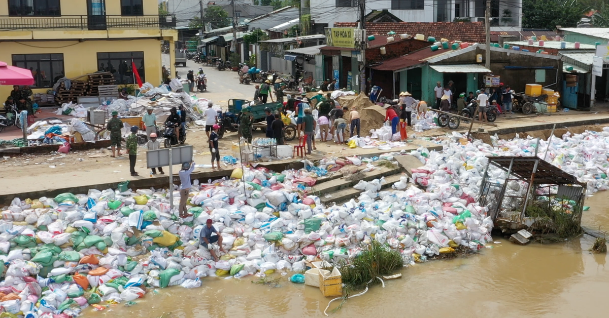 Đà Nẵng xây dựng công trình khẩn cấp tuyến kè sông gần 500 tỉ đồng