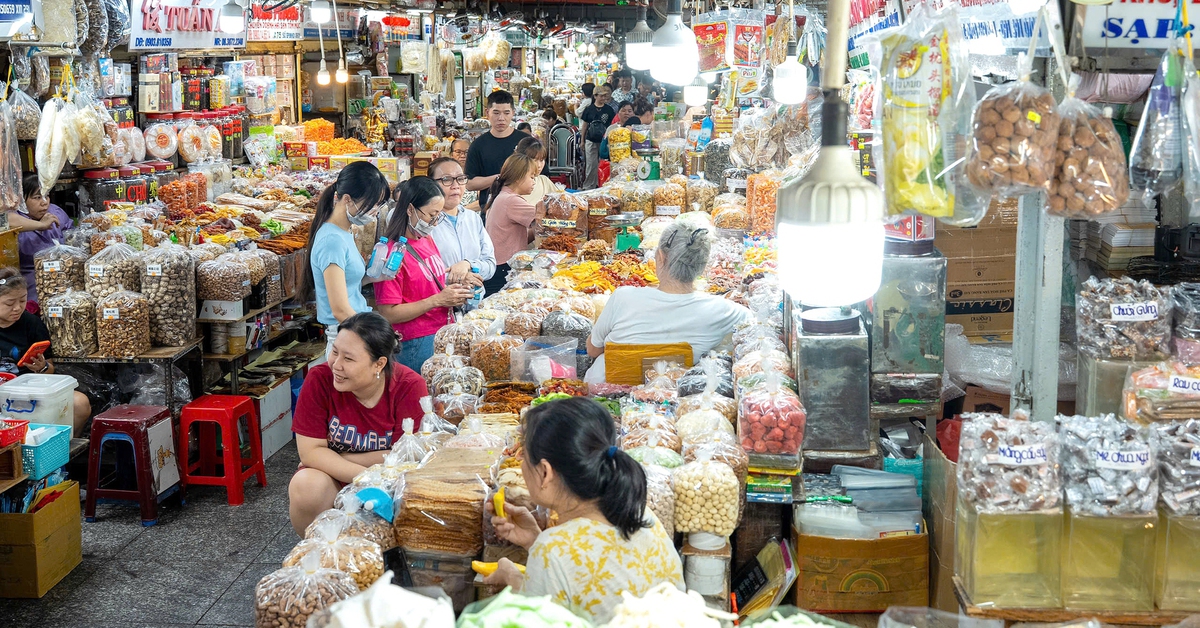 Ngưỡng doanh thu miễn thuế với hộ kinh doanh: Mức nào phù hợp?