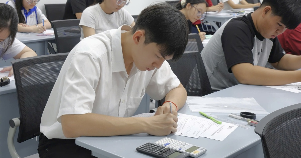 Thí sinh trúng tuyển đại học bằng thi riêng tăng, học bạ giảm