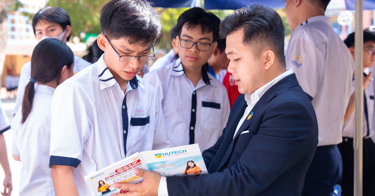 Gen Z được gì từ HUTECH Scholarship Tour 2026?
