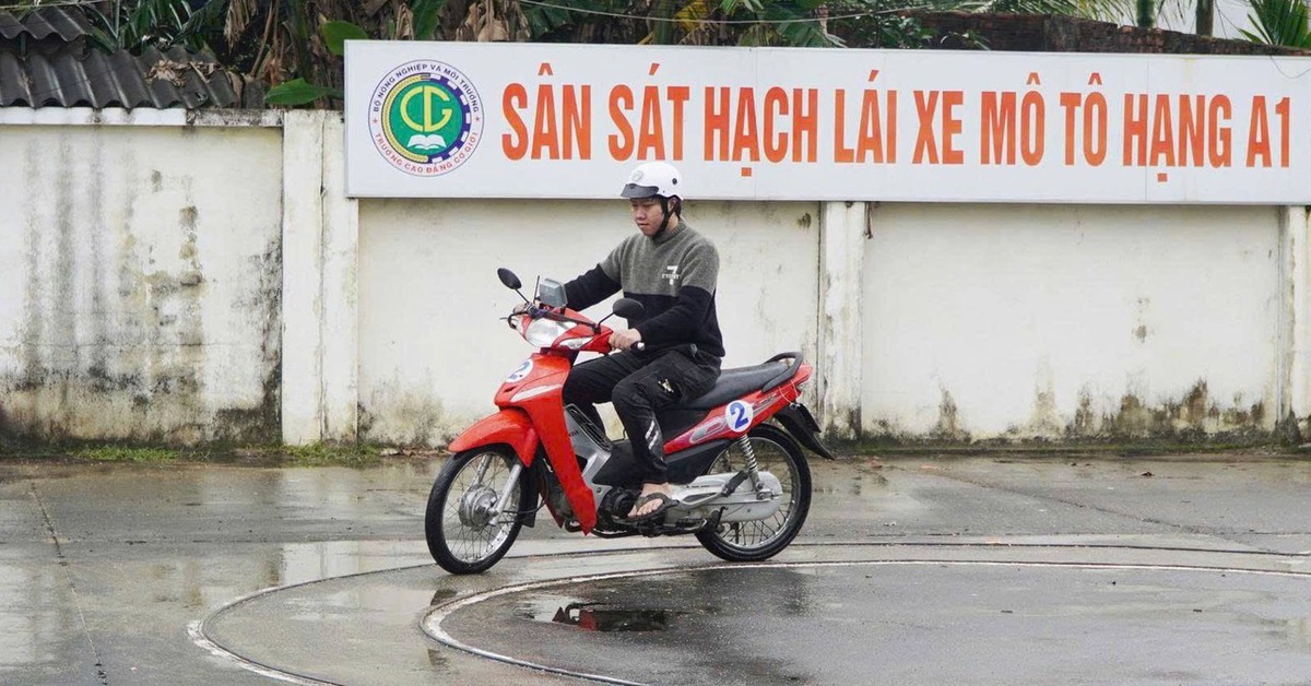 Cho học viên xem video tai nạn giao thông, trước khi thi sát hạch lái xe