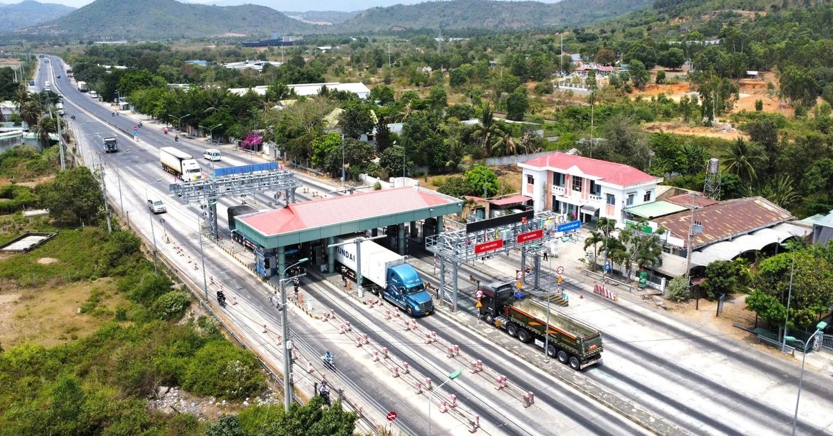 Cách tính vé tháng lạ kỳ của trạm thu phí Cam Thịnh: Mua từ ngày 23, bị tính từ ngày 1 đầu tháng