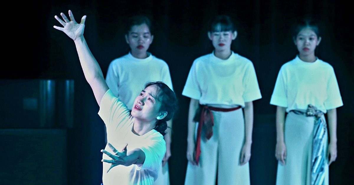 Đắm mình với sân khấu trong thinh lặng