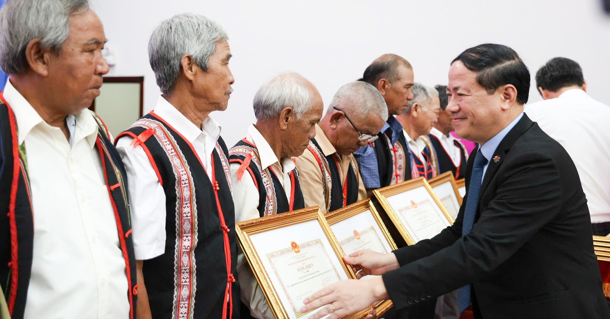 80 năm các dân tộc miền Nam nhớ dòng thư Bác: 'Chúng ta sống chết có nhau, sướng khổ cùng nhau!'