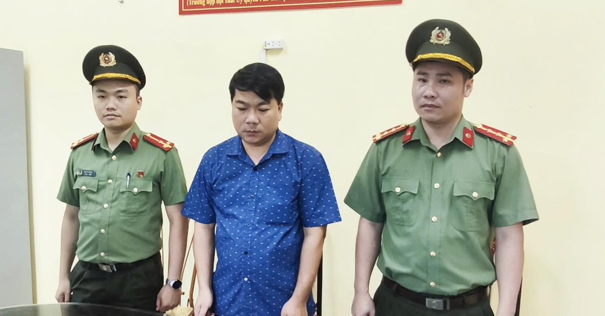 Bắt người đưa 7 sinh viên vào học đại học không qua thi tuyển rồi cấp giấy chứng nhận tốt nghiệp giả