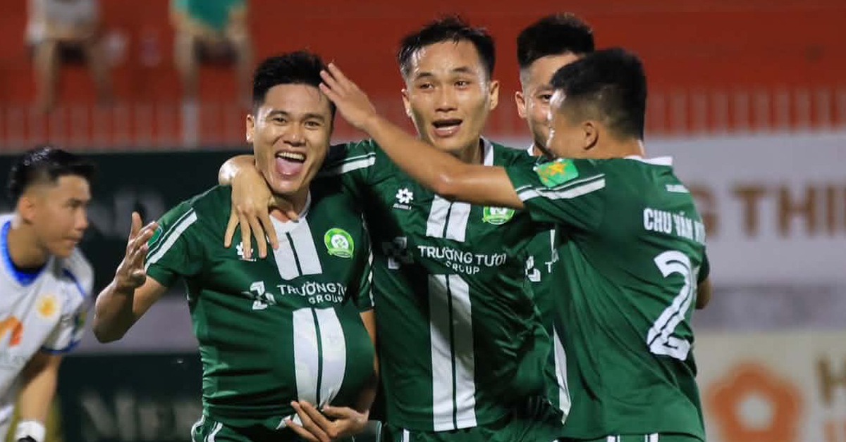 CLB Đồng Nai thắng chật vật 10 người Quy Nhơn United