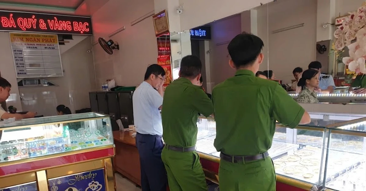 Kiểm tra hàng loạt tiệm vàng ở TP.HCM, nhiều cơ sở bị xử phạt, tịch thu tang vật vi phạm