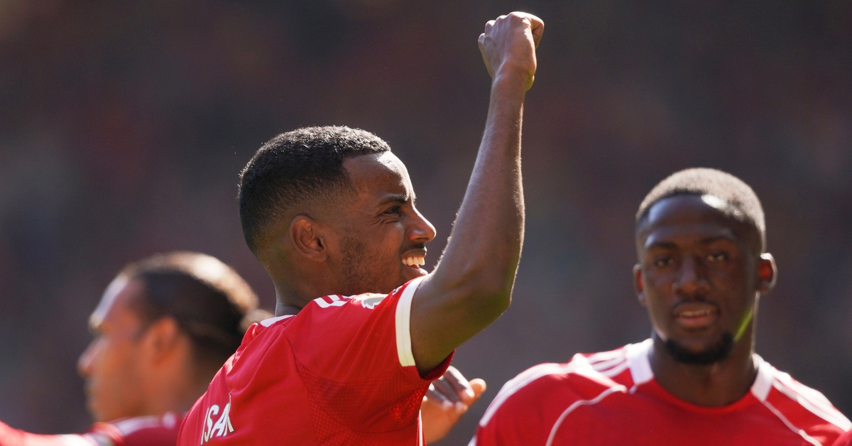 Ghi bàn thắng thiếu fair-play, Crystal Palace cũng không thể ngăn Liverpool vào top 4