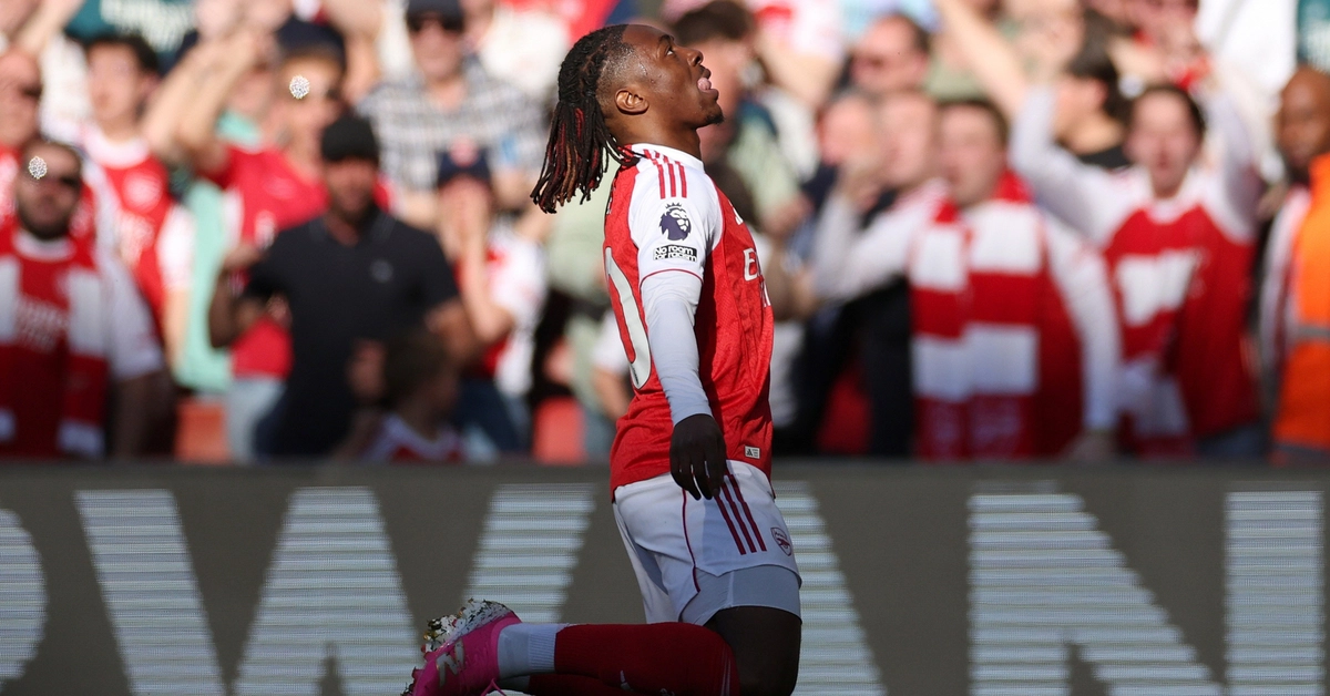 Arsenal trở lại ngôi đầu bảng trong ngày Man City không đá