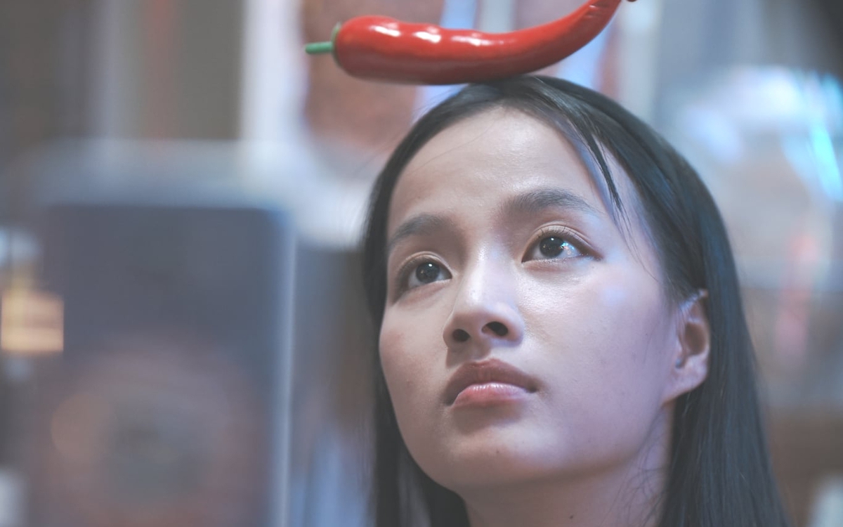 Phương Thanh: Từ vẽ đến ống kính, 'pha màu' cho những vai diễn nhiều lớp