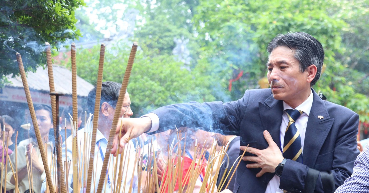 Kiều bào Việt Nam từ muôn phương về Giỗ Tổ Hùng Vương