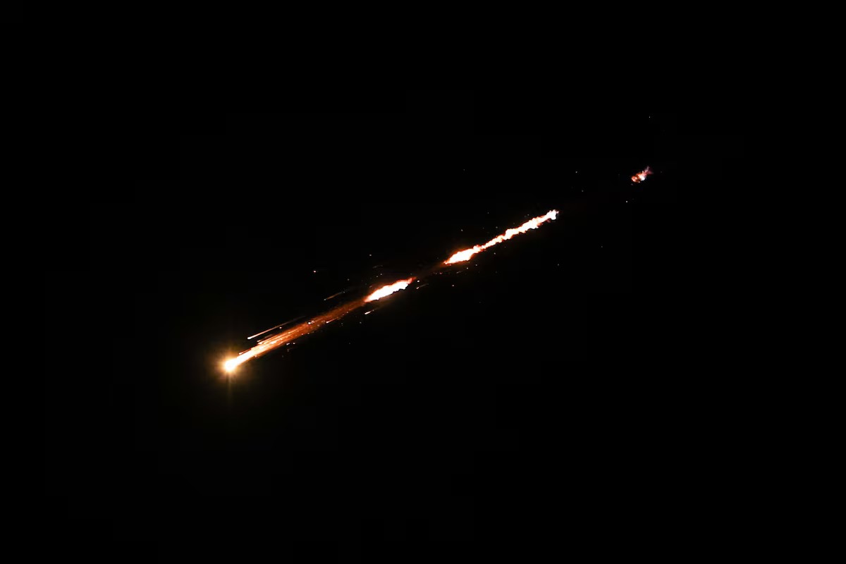 Iran tự tin tuyên bố tên lửa còn nhiều như lá mùa thu