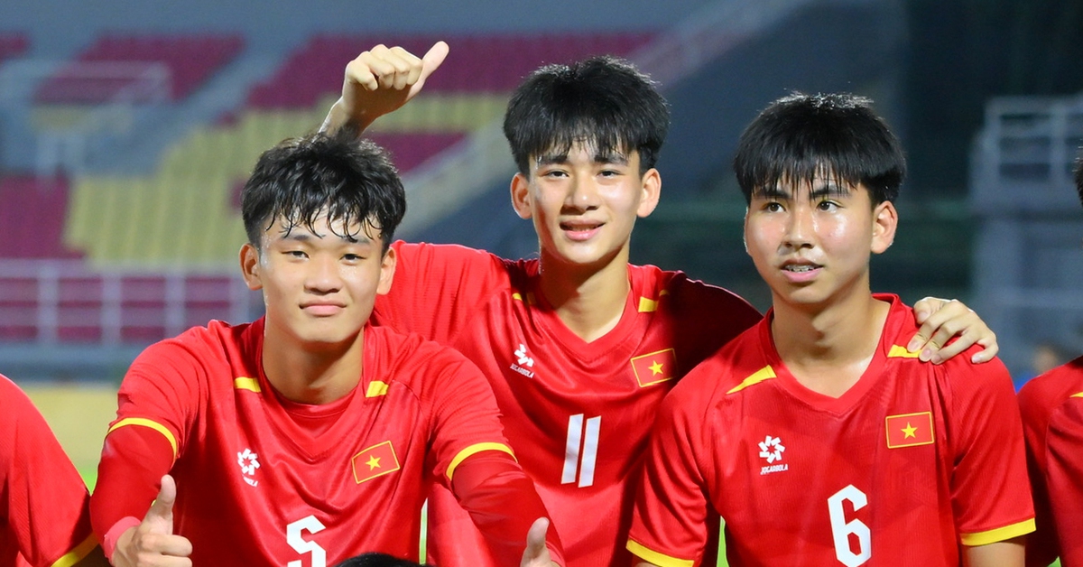 U17 Việt Nam mang cúp vô địch Đông Nam Á về nước vào chiều 26-4