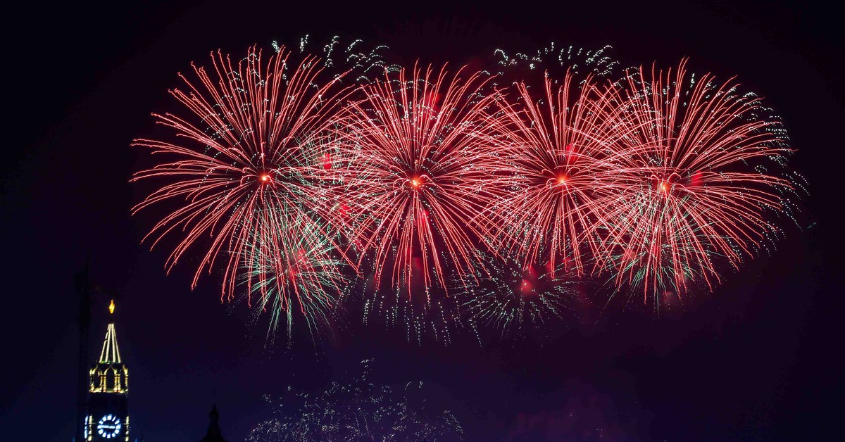 Pháo hoa rực sáng Việt Trì trước ngày giỗ Tổ Hùng Vương