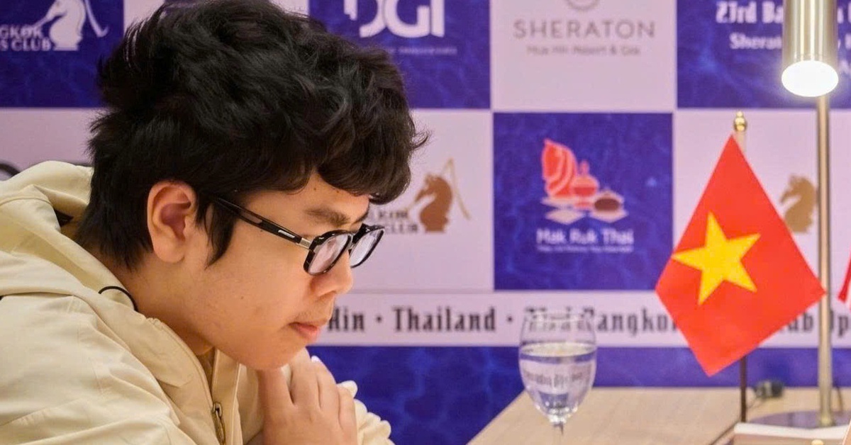 'Thần đồng' 15 tuổi của Việt Nam đánh bại nhiều đại kiện tướng, vào top 10 giải cờ vua danh giá