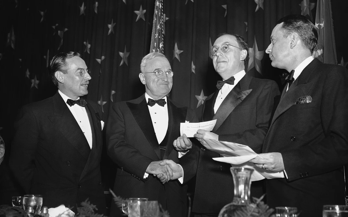 Tiệc báo chí Nhà Trắng hơn 100 năm tuổi, vì sao nay ông Trump mới tham gia?