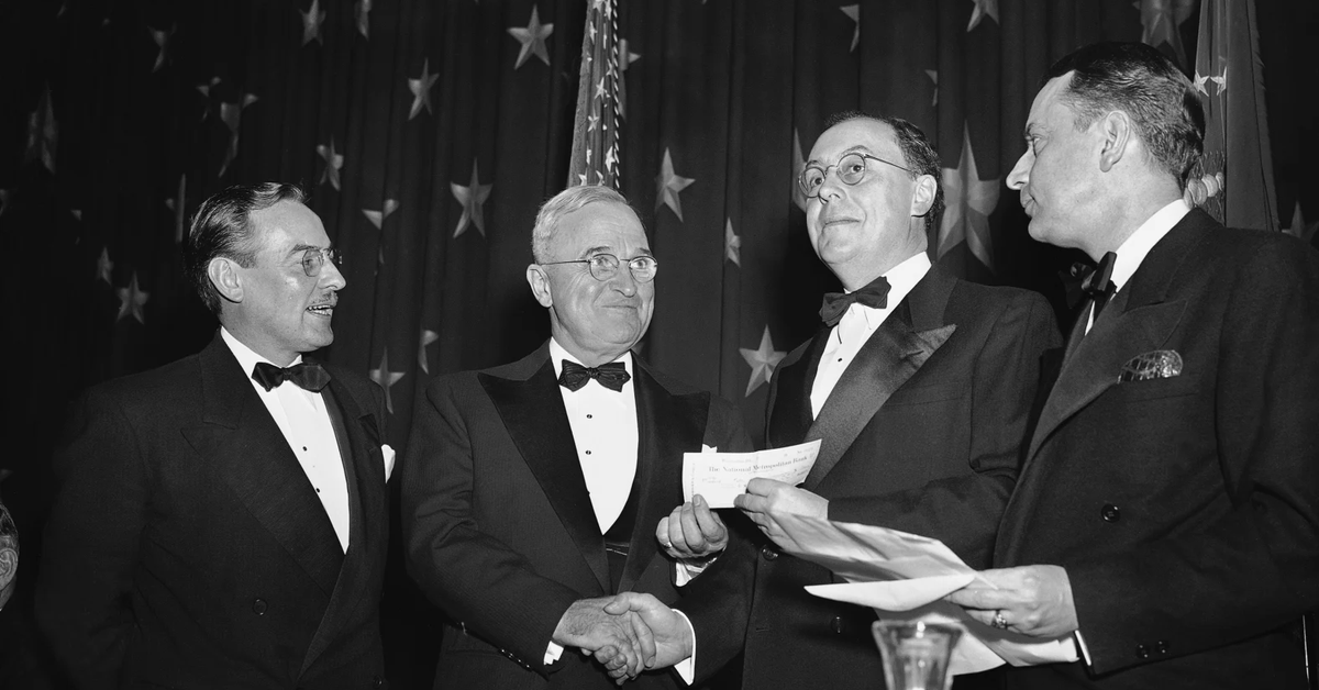 Tiệc báo chí Nhà Trắng hơn 100 năm tuổi, vì sao nay ông Trump mới tham gia?