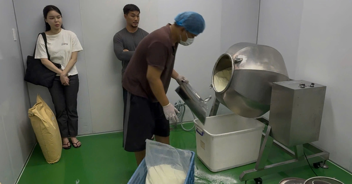 Bắt hai vợ chồng tại TP.HCM sản xuất thực phẩm chức năng giảm cân Emo's chứa chất cấm