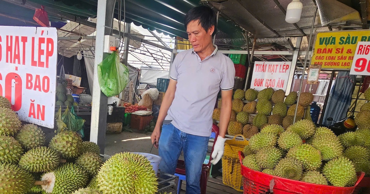 Giá sầu riêng Ri6 giảm mạnh, do đụng hàng Thái Lan hay vì khách mua Trung Quốc?