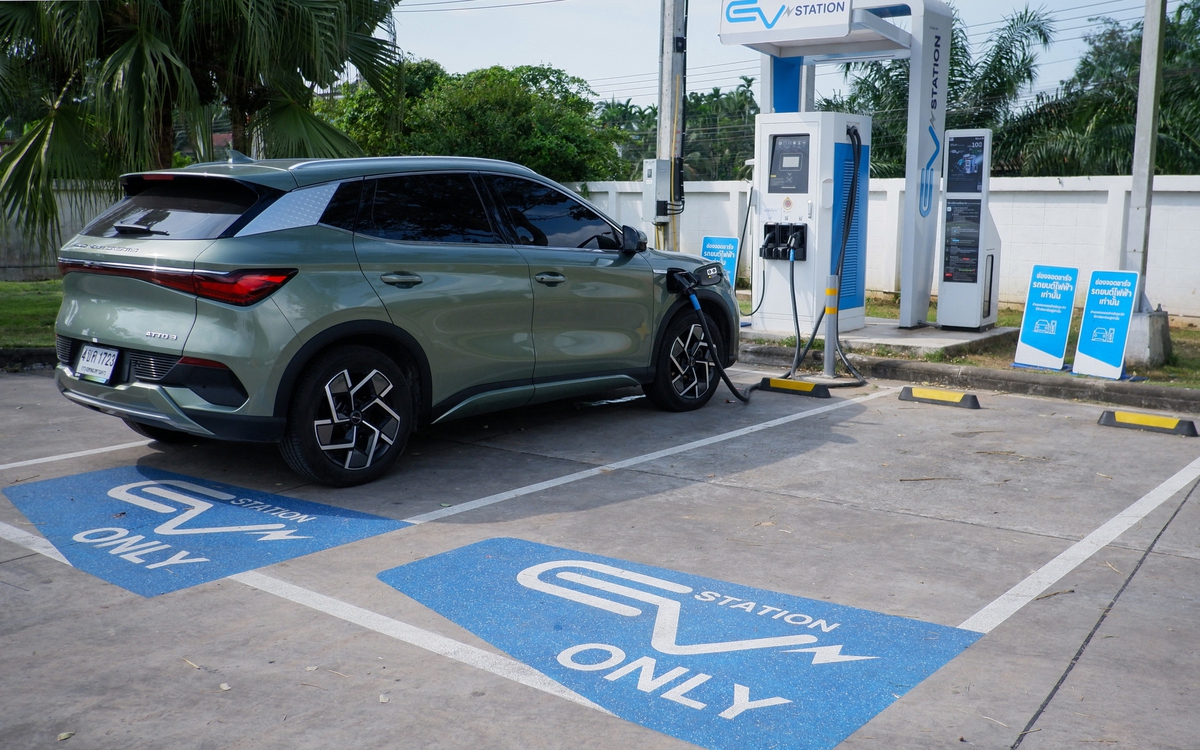 Thái Lan lên kế hoạch đưa 300.000 xe điện ra đường, ưu đãi thuế đến 80%