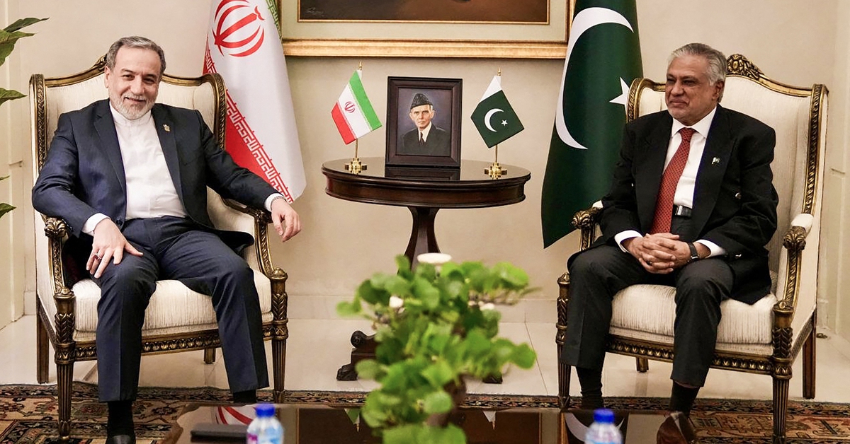 Trung Đông tối 26-4: Ngoại trưởng Iran trở lại Islamabad, 2 cựu thủ tướng thách thức ông Netanyahu