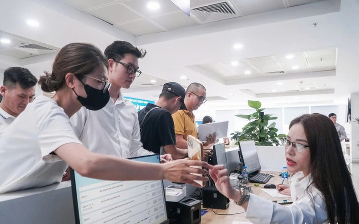 Con người làm chủ công nghệ