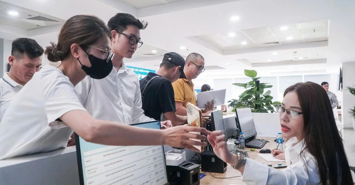 Con người làm chủ công nghệ