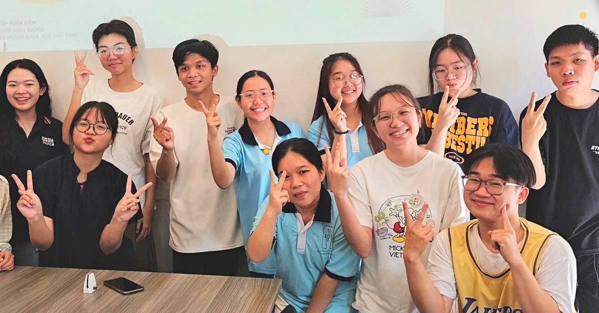 Câu lạc bộ của những người bạn nghe bằng trái tim, 'nói' bằng ngón tay