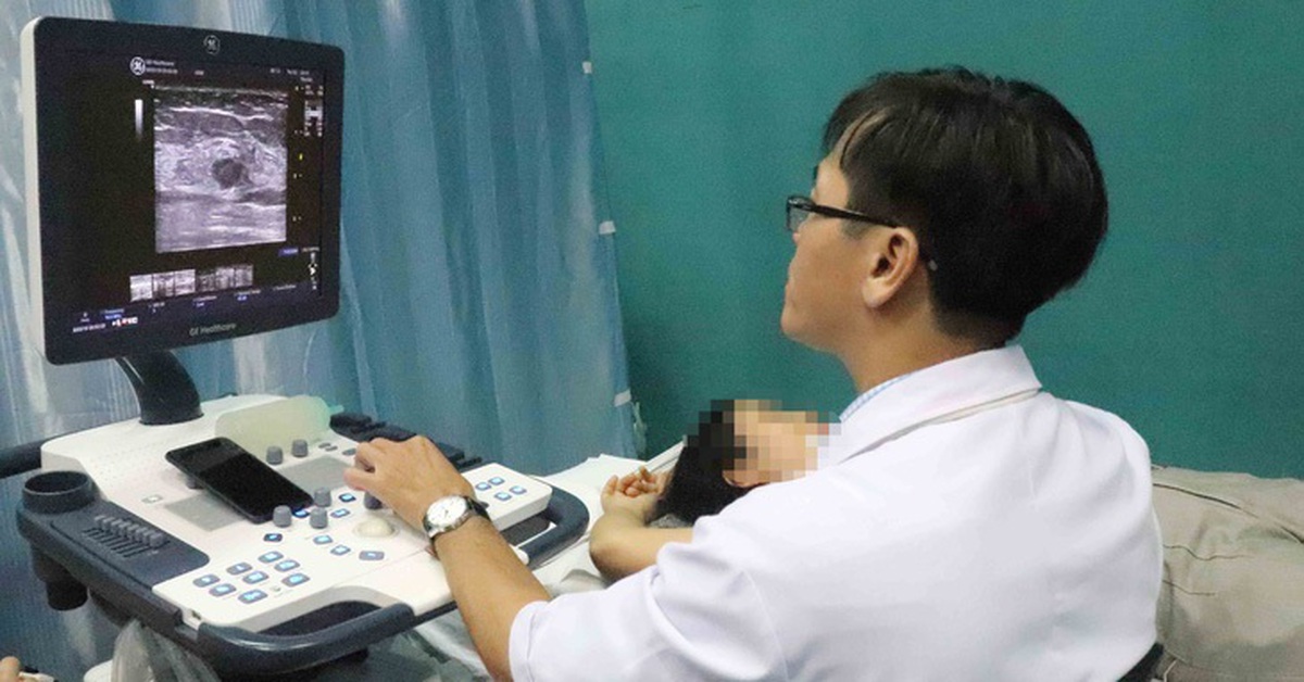 Xuất hiện nhiều u hai bên ngực, có đáng lo?