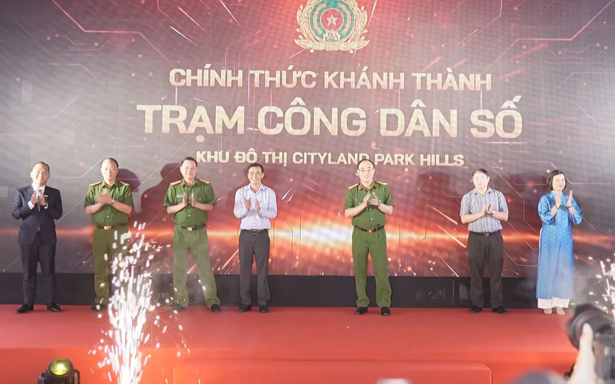 Trạm Công dân số: Giải quyết thủ tục, chăm sóc sức khỏe ngay trong khu dân cư