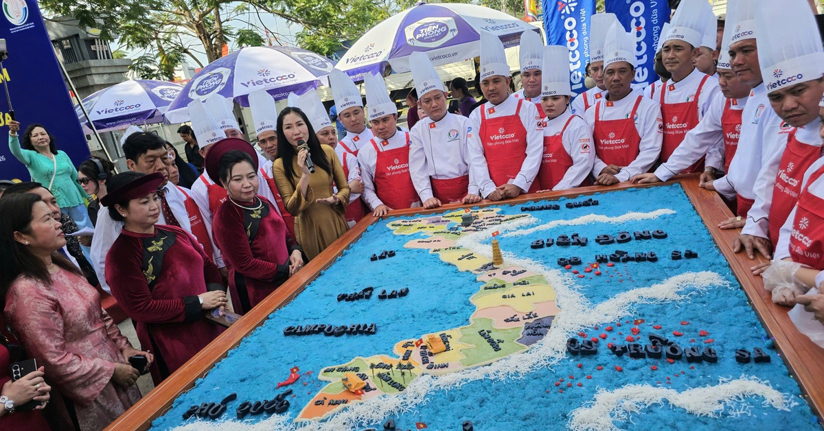 Bản đồ Việt Nam làm từ xôi nước cốt dừa, nặng 600kg