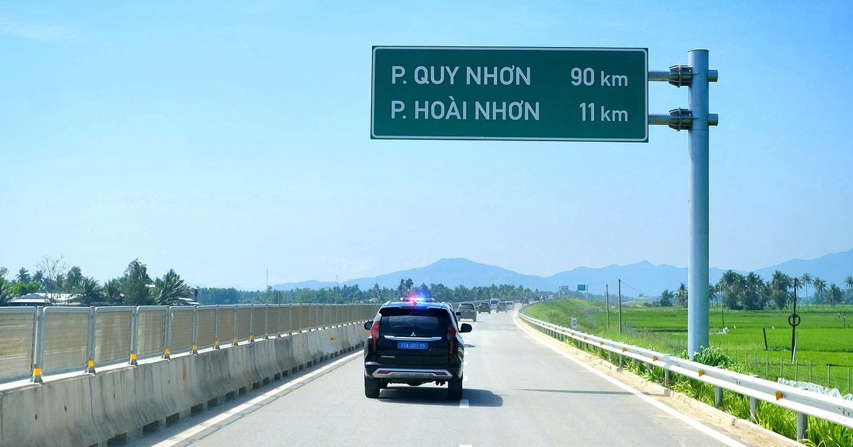Chính thức khai thác đường cao tốc Quảng Ngãi tới hầm Cù Mông từ 11h30 ngày 29-4