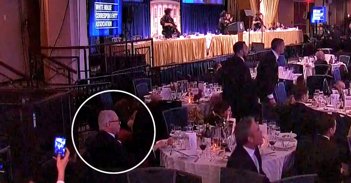 Người đàn ông thản nhiên ăn salad giữa tiếng súng nổ hỗn loạn tại tiệc Nhà Trắng