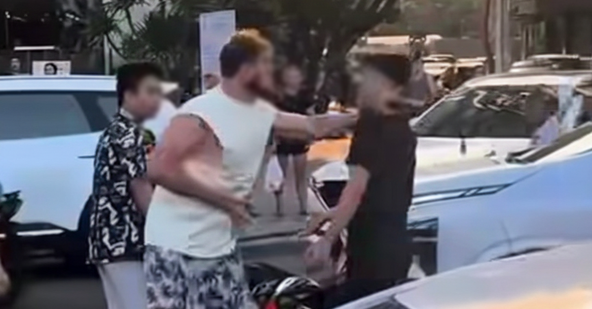 Xác minh clip người nước ngoài tấn công tài xế sau va chạm giao thông ở Đà Nẵng