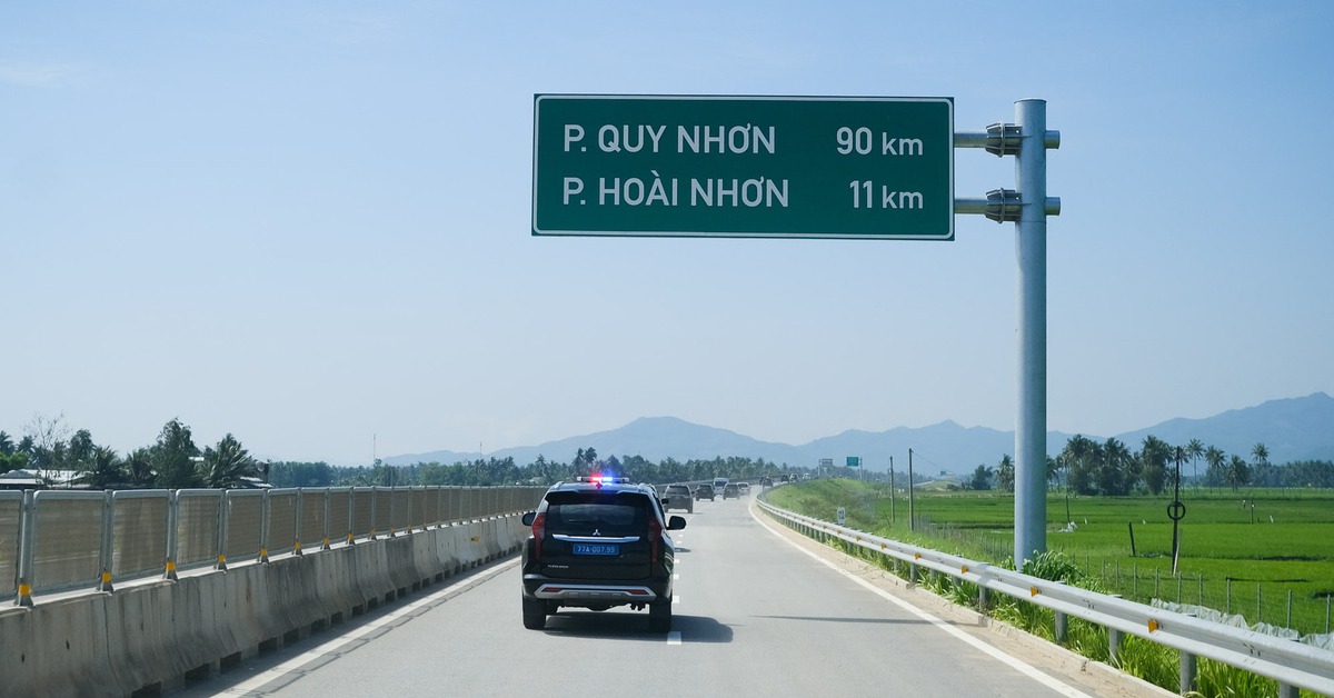 Chính thức khai thác đường cao tốc Quảng Ngãi tới hầm Cù Mông từ 11h30 ngày 29-4