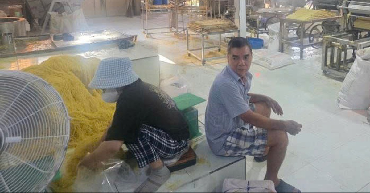 Gần 3.000 ngàn tấn mì tươi chứa chất cấm, bao năm qua người dân đã ăn gì?