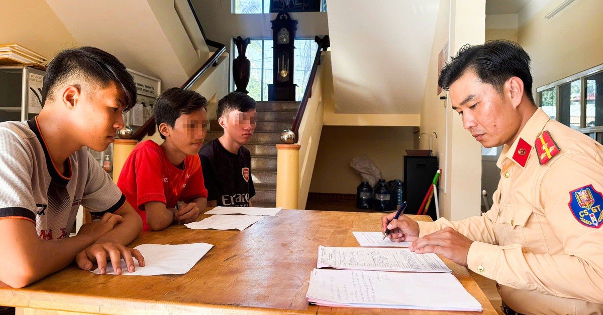 Nằm dài trên yên xe đua trong đêm ở Phú Quốc, hai thanh thiếu niên bị công an mời làm việc