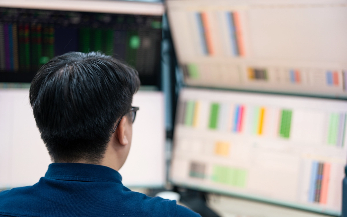 Chứng khoán 28-4: Nhà đầu tư nên làm gì khi cổ phiếu bất ngờ giảm sàn như PC1, DGC?