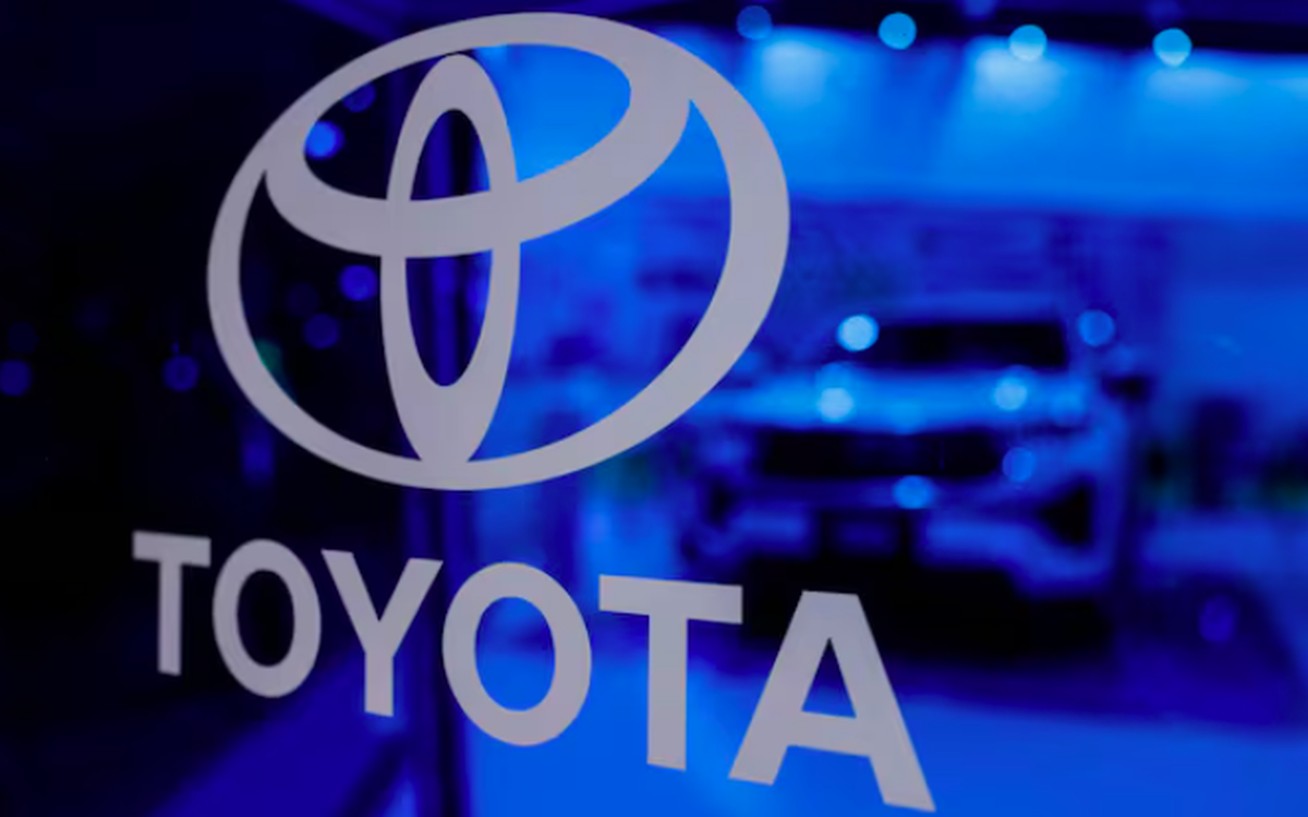 Toyota lập kỷ lục doanh số toàn cầu nhờ xe hybrid